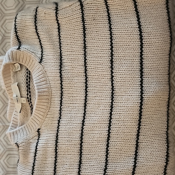 Vince Camuto Sweater - Picture 3 of 3